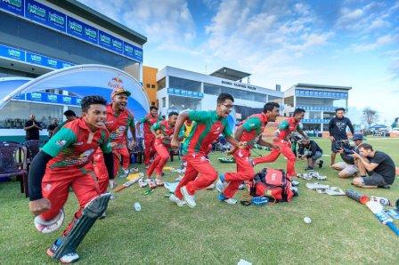 running-towards-their-goal